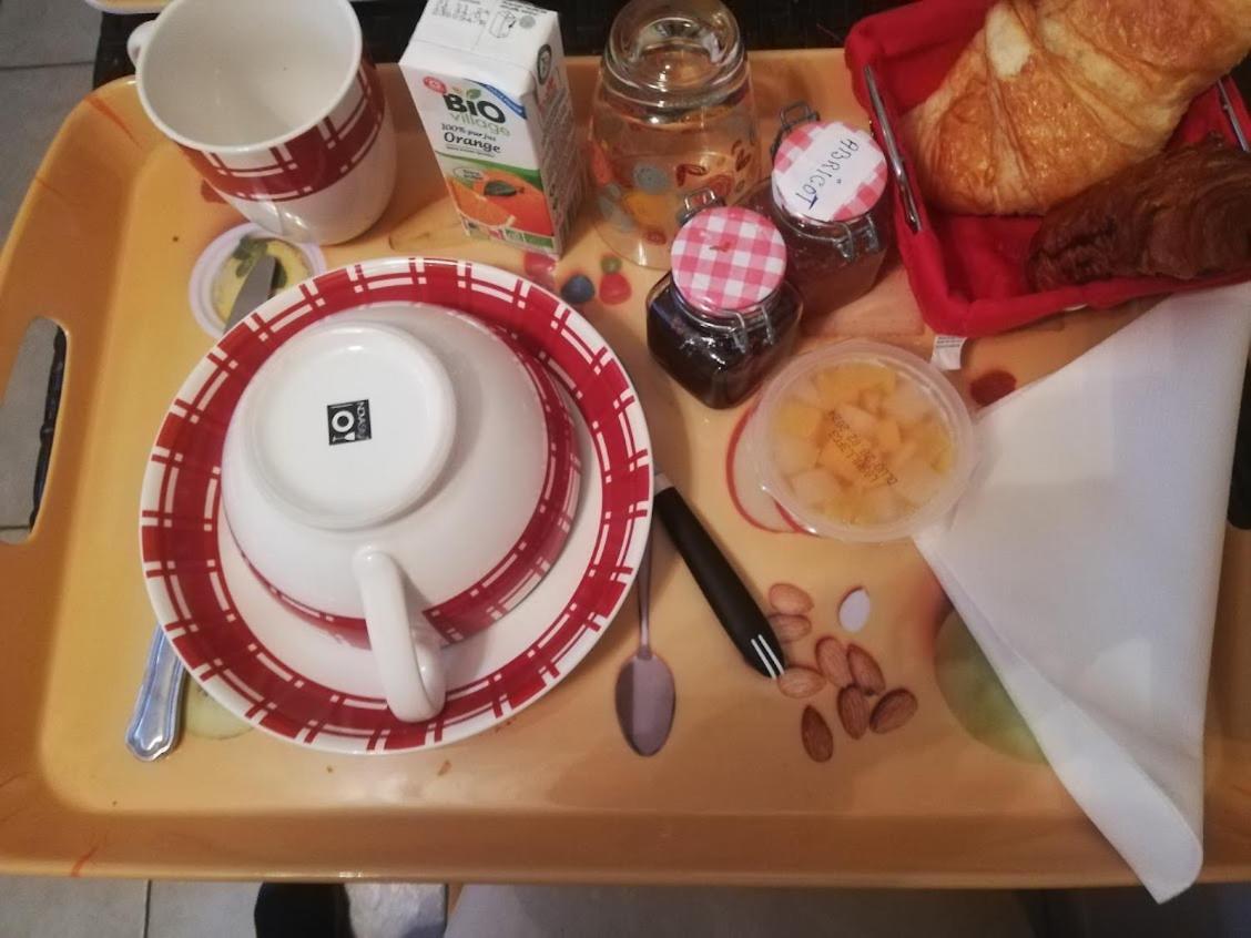 Chambre Avec Salle De Bain Privatisee Avec Petit Dejeuner Compris Auxonne Exterior foto